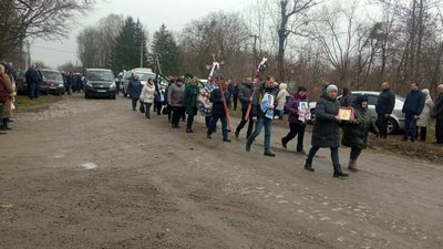 Прощання з Іваном та Людмилою Остапенками, які загинули 14 березня внаслідок російського обстрілу.