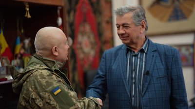 У першу ніч у Бахмуті нарахував 60 прильотів: викладач ансамблю "Сонечко" із Житомира пішов добровольцем у ЗСУ У першу ніч у Бахмуті нарахував 60 прильотів: викладач ансамблю "Сонечко" із Житомира пішов добровольцем у ЗСУ