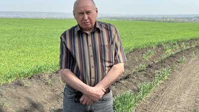 Під обстрілами та із боєприпасами на полях аграрії Донеччини почали посівну: скільки планують засіяти Під обстрілами та із боєприпасами на полях аграрії Донеччини почали посівну: скільки планують засіяти