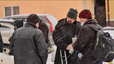 У Вінниці подружжя американців годує безхатьків У Вінниці подружжя американців годує безхатьків