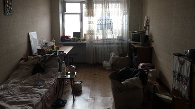 Виселяють з гуртожитку: переселенка з Краматорська скаржиться, що може залишитись без житла у Сумах Виселяють з гуртожитку: переселенка з Краматорська скаржиться, що може залишитись без житла у Сумах