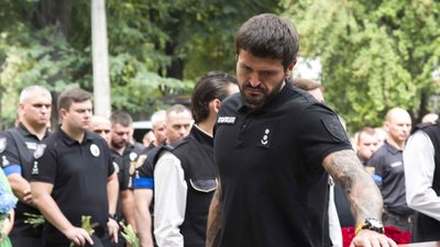 В Одесі попрощались з поліцейським, який загинув на війні В Одесі попрощались з поліцейським, який загинув на війні