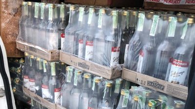 На Волині затримали бус із партією горілки