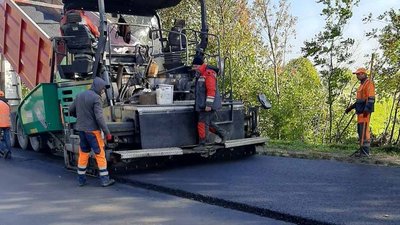 На Волині асфальтують одну з найдовших доріг в області На Волині асфальтують одну з найдовших доріг в області