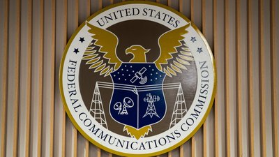  Федеральна комісія зв'язку (FCC), США