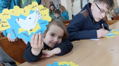 "Кожна сім'я — це розповідь про біль": вінничанка Вікторія Чешківська про волонтерство, Ірпінь та допомогу переселенцям "Кожна сім'я — це розповідь про біль": вінничанка Вікторія Чешківська про волонтерство, Ірпінь та допомогу переселенцям