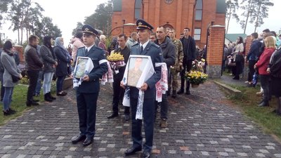 На Житомирщині прощаються із загиблими в авіакатастрофі на Харківщині курсантами (ОНОВЛЮЄТЬСЯ) На Житомирщині прощаються із загиблими в авіакатастрофі на Харківщині курсантами (ОНОВЛЮЄТЬСЯ)