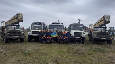 Працівники "Кіровоградобленерго" відновлюють електропостачання на Херсонщині Працівники "Кіровоградобленерго" відновлюють електропостачання на Херсонщині