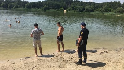Рятувальники перевірили, чи дотримуються волиняни правил безпеки на водоймах Рятувальники перевірили, чи дотримуються волиняни правил безпеки на водоймах