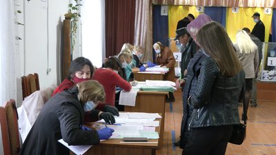 Вибори на Рівненщині: як голосували у селі, де більшість жителів – Полюховичі Вибори на Рівненщині: як голосували у селі, де більшість жителів – Полюховичі