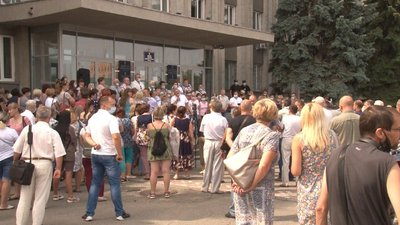 Прожити на 800 гривень: на Черкащині протестують медики