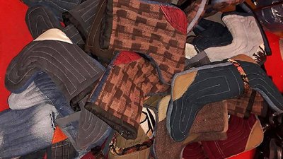 Пенсіонерка з Клинців Діна Малецька шиє теплі речі для бійців Пенсіонерка з Клинців Діна Малецька шиє теплі речі для бійців