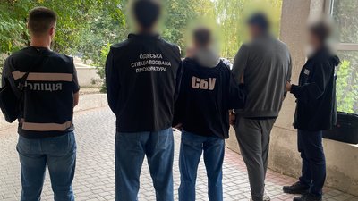 Медик, лікар, хабар, зловживання впливом