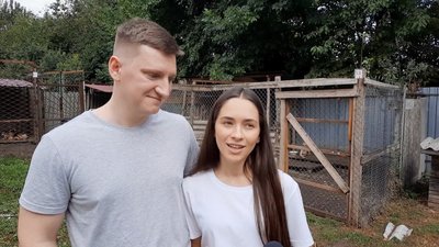 На своєму весіллі хмельницькі молодята зібрали замість квітів 6,5 тисяч гривень на собачий притулок