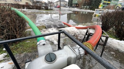 На Волині розпочалася повінь: в одній з громад відкачують воду На Волині розпочалася повінь: в одній з громад відкачують воду