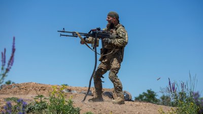 Військові РФ 15 разів намагалися атакувати Мар'їнку, окупантів розбили — Шершень