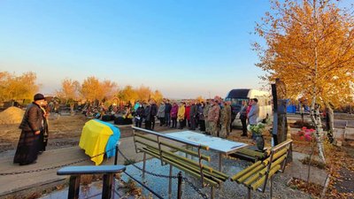 У Херсоні попрощалися з бійцями Русланом Щабленком та Віктором Дровосєковим
