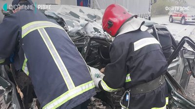 У ДТП на Рівненщині загинув водій У ДТП на Рівненщині загинув водій