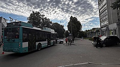 У Сумах на перехресті вулиць Іллінська — Куликівська сталася аварія