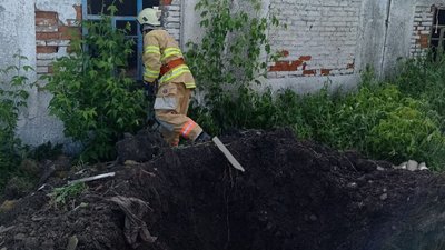 Військові РФ з мінометів та артилерії обстріляли село Мезенівка на Сумщині Військові РФ з мінометів та артилерії обстріляли село Мезенівка на Сумщині