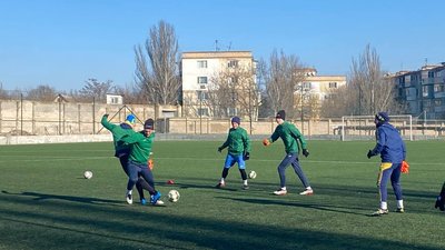 Херсонський футбольний клуб "Кристал" поновив тренування після канікул Херсонський футбольний клуб "Кристал" поновив тренування після канікул
