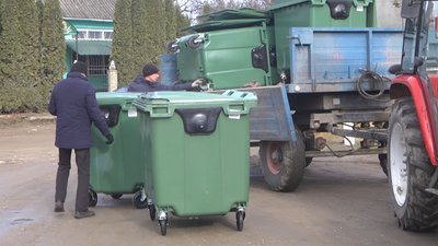 Кілька громад на Буковині закупили техніку для сортування сміття