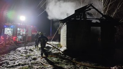 На Франківщині через пожежу в житловому будинку загинули двоє людей На Франківщині через пожежу в житловому будинку загинули двоє людей