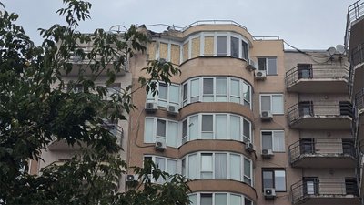 Атака РФ на Одесу 27 серпня 2026 року, пошкоджена багатоповерхівка