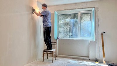 У Миколаєві ремонтують гуртожиток для ВПО та людей, що втратили житло через війну У Миколаєві ремонтують гуртожиток для ВПО та людей, що втратили житло через війну