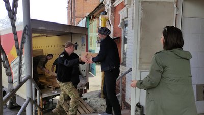 Полтавським волонтерам передали понад 240 тисяч парафінових свічок: як будуть використовувати Полтавським волонтерам передали понад 240 тисяч парафінових свічок: як будуть використовувати