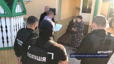 На Закарпатті судитимуть двох чоловіків, яких підозрюють в переправленні нелегальних мігрантів до ЄС На Закарпатті судитимуть двох чоловіків, яких підозрюють в переправленні нелегальних мігрантів до ЄС