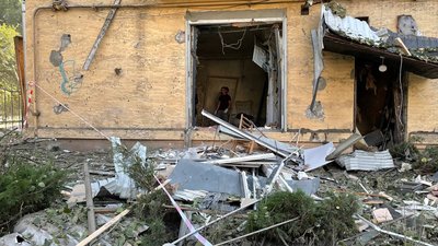 Армія РФ завдала удару по об'єкту інфраструктури в Запоріжжі: двоє поранених