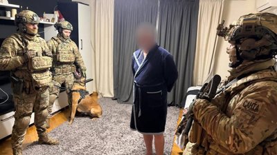 Затримання, чоловік, поліцейські, правоохоронці