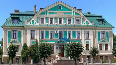 До Чернівців переїхав медичний коледж з Луганської області
