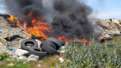 На Херсонщині за добу 6 разів горіли сухостій та сміття