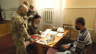 Через карантин призовників Житомирщини відправляли до навчальних центрів без урочистостей