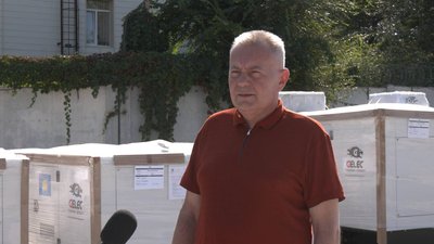 Французька волонтерка передала 16 генераторів для медичних та соціальних закладів Дніпропетровщини Французька волонтерка передала 16 генераторів для медичних та соціальних закладів Дніпропетровщини