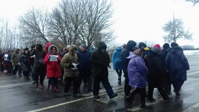 Поблизу Золотоноші люди перекрили дорогу
