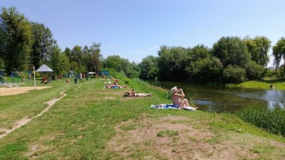 На двох пляжах Луцька заборонили купатися через кишкову паличку На двох пляжах Луцька заборонили купатися через кишкову паличку