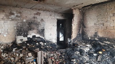 У Херсоні в пожежі, яка виникла від російських обстрілів загинула людина У Херсоні в пожежі, яка виникла від російських обстрілів загинула людина