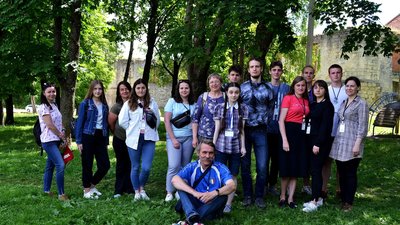 На Тернопільщині волонтери провели інвентаризацію зелених насаджень у парку