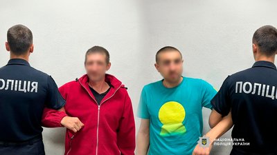 у Чернігові затримали двох підозрюваних у грабежі