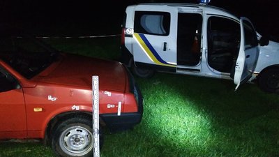 На Львівщині юнак стріляв у поліцейського та двох лісничих На Львівщині юнак стріляв у поліцейського та двох лісничих