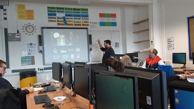 В компанії рятувальників і кочегарів: як вчителька з Рівненщини дописувала підручник інформатики