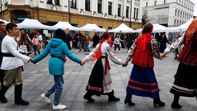 "Коло молодих митців" – у Житомирі презентували свої роботи майстри з 14 регіонів України "Коло молодих митців" – у Житомирі презентували свої роботи майстри з 14 регіонів України