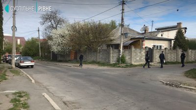 "Слава ДНР": у Рівному обмалювали монумент радянським танкістам "Слава ДНР": у Рівному обмалювали монумент радянським танкістам