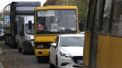 В обласному управлінні стверджують: приміські маршрутки їздять Львовом законно В обласному управлінні стверджують: приміські маршрутки їздять Львовом законно