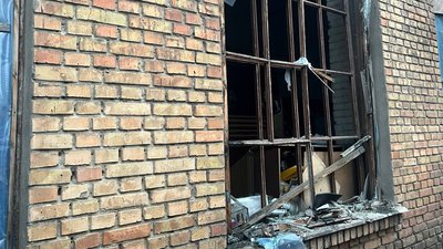 вибите вікно, наслідки обстрілів