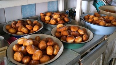 "Волонтерські рецепти". У Трускавецькій громаді жінки печуть смаколики для бійців та переселенців "Волонтерські рецепти". У Трускавецькій громаді жінки печуть смаколики для бійців та переселенців