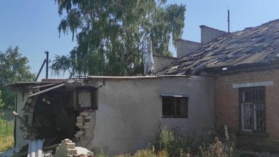 РФ поцілила в газову дільницю в селищі Слатине на Харківщині РФ поцілила в газову дільницю в селищі Слатине на Харківщині